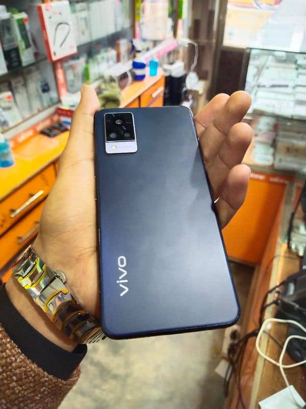 vivo v21 8 128gb with box and charger 3