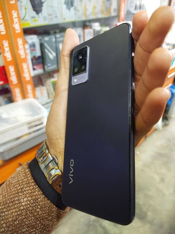 vivo v21 8 128gb with box and charger 5