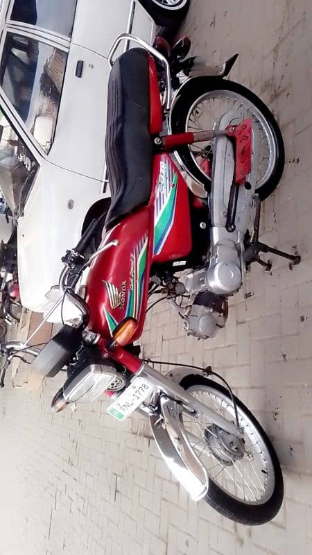 Honda 70 new condition 2