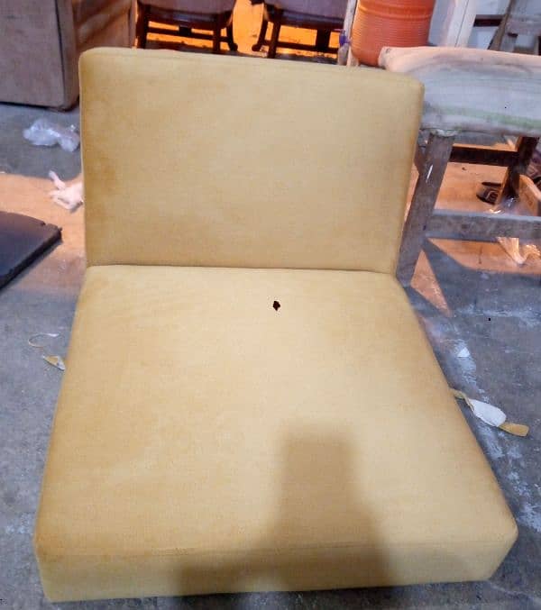 Making premium quality sofa set and dinning chair 17