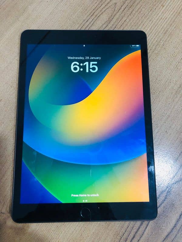 IPAD 9th GENERATION 64 Gb(Slightly Used) 0