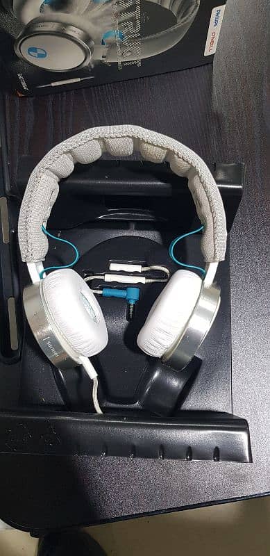 Philips Oneill Headphone 7