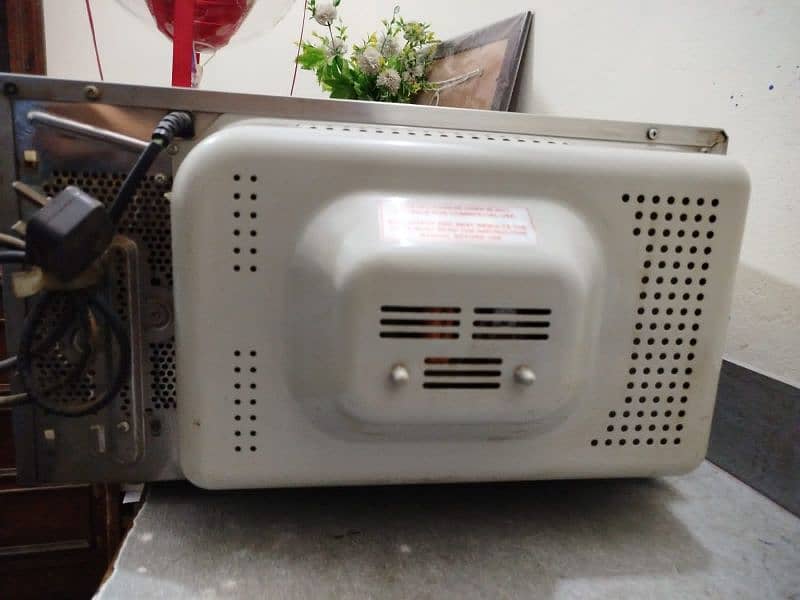 Oven with excellent condition 3