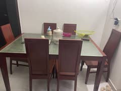 6 seater Dining Table new condition