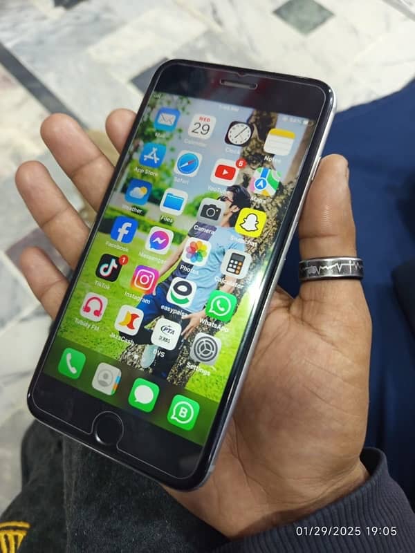 iphone 6s plus PTA proved 64gb 2