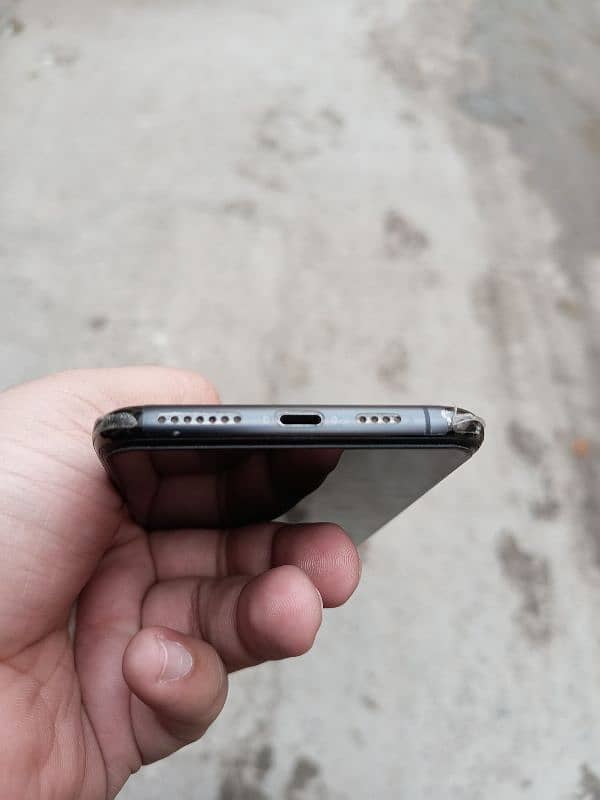 iphone 11 pro max 512GB. dual PTA approved 8