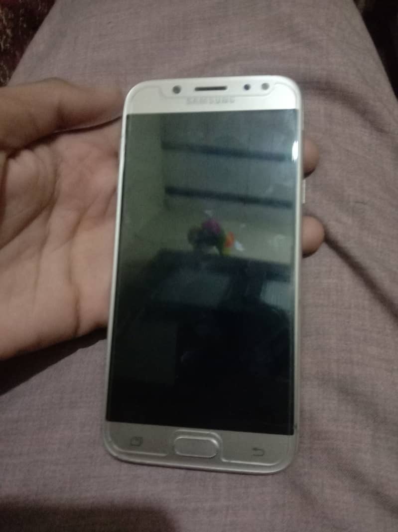 Samsung Mobile galaxy j5 pro 1