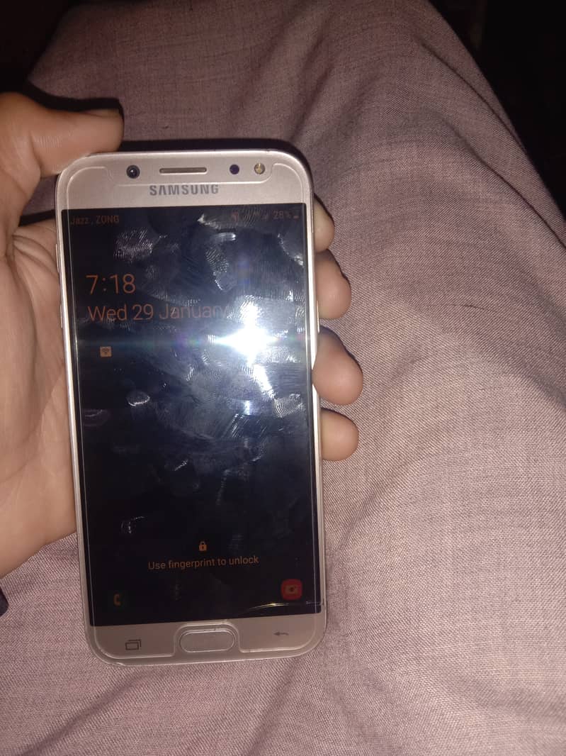 Samsung Mobile galaxy j5 pro 6