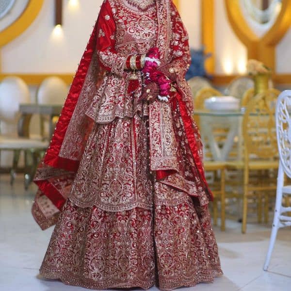 Indian bridal lehenga with jewellery 0