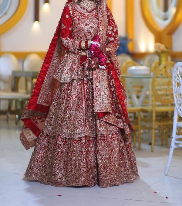 Indian bridal lehenga with jewellery 6