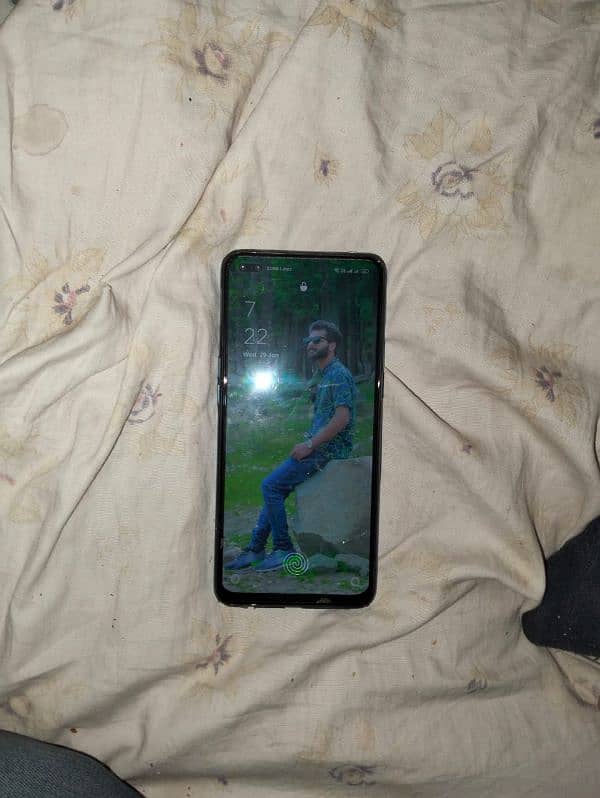 oppo f17 pro mbile chrjr jnion box k sath h koi falt nhi exchnj psble. 1