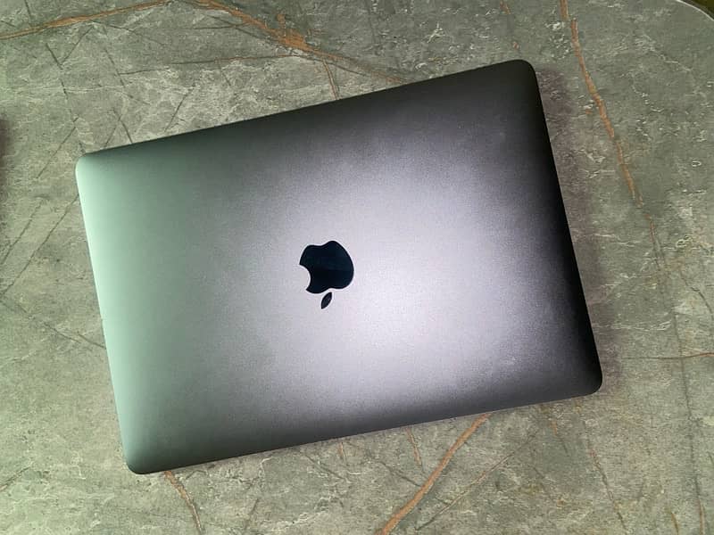 macbook 2017 12inch 8/256 11