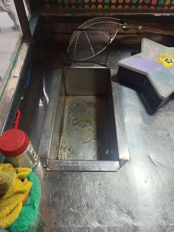 Burger shuarma + fryer good condition . . sides miror 3