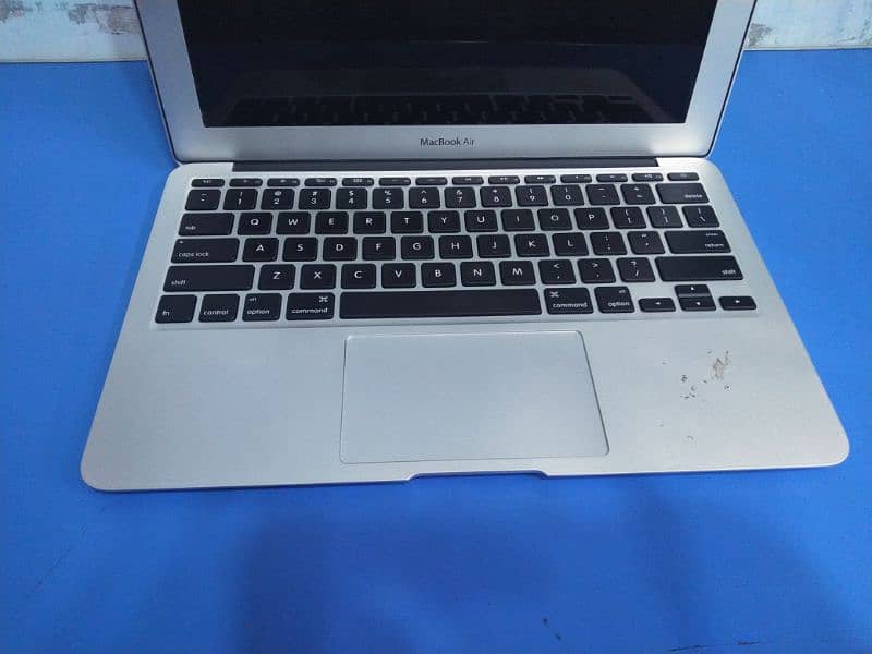 MacBook Air 2013 ( 11-inch ) 2