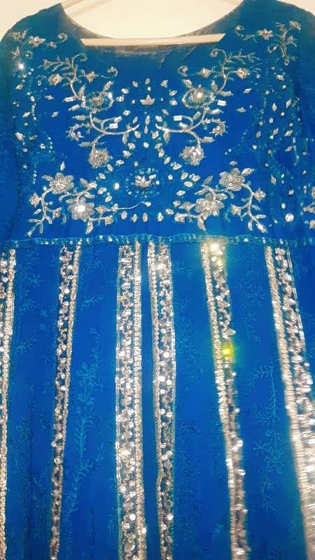 moona embroidered 3