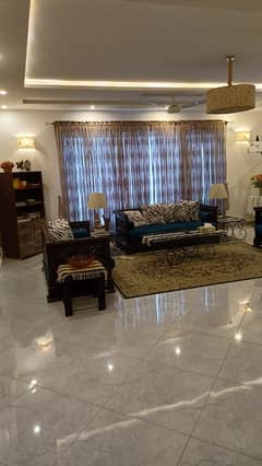 MAIN BOULEVARD (MB) HOUSE FOR SALE DHA PHASE 8 BLOCK S FUL BASEMENT LAHORE OPPOSITE LAHORE SCHOOL OF ECONOMICS