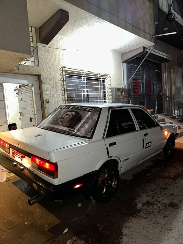 Nissan Sunny 1988 9