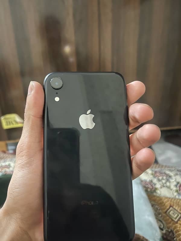 IPhone XR 64 gb 4 month sim work condition 10/10 2