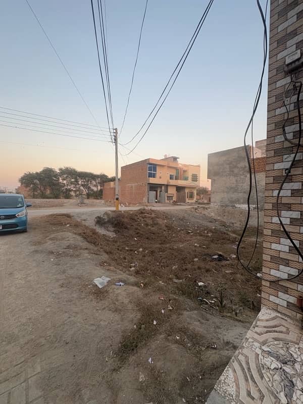 4.5 marka corner plot Shareef Garden,Sargodha 3