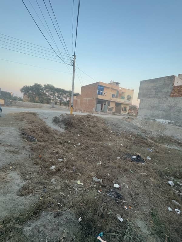 4.5 marka corner plot Shareef Garden,Sargodha 5