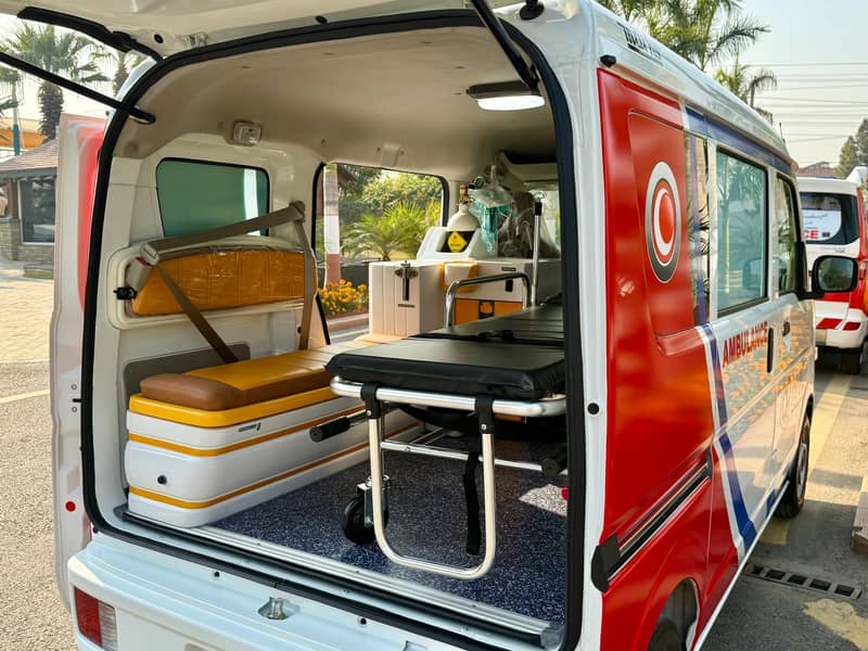 SUZUKI EVERY Ambulance Fabrication 2