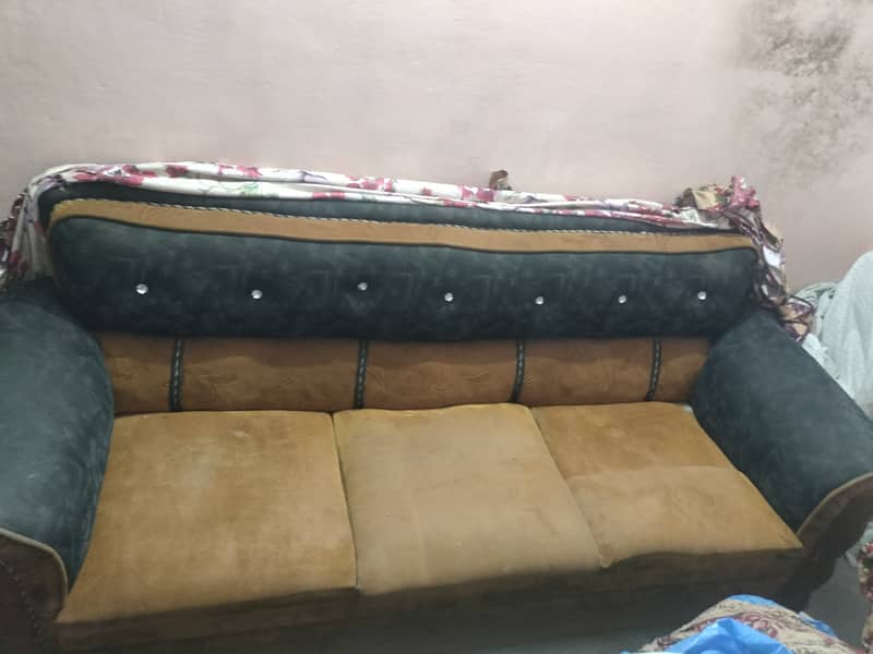 Used Sofa 0