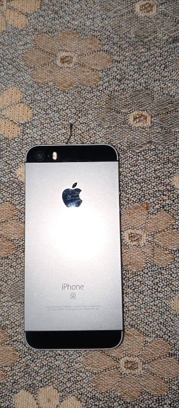 iphone se urgent sale good condition 0