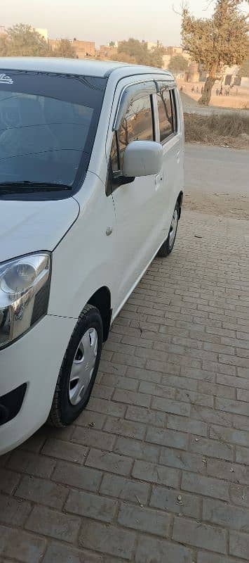 Suzuki Wagon R 2018 3