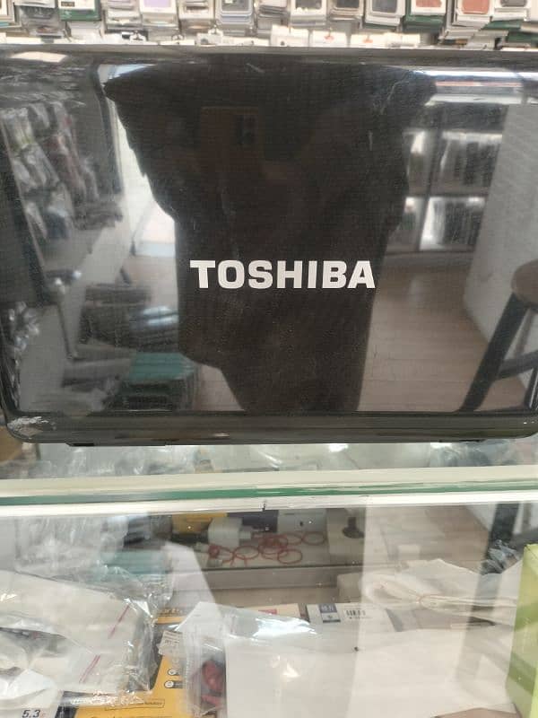 toshiba laptop 4 gb 256 hard 2