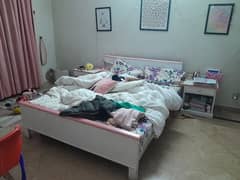 Queen double Bed for kids with matrees