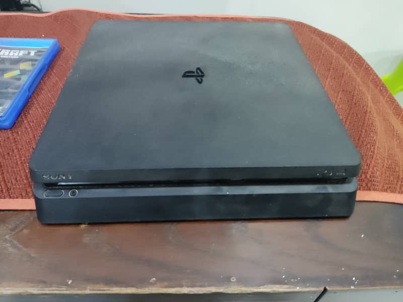 PS4 Slim 500GB with box and titles 3