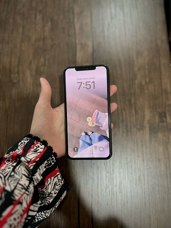 iPhone XS Max 256GB - Home Used, Excellent Condition. 0