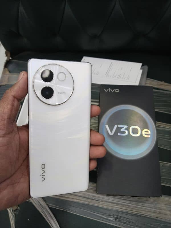 VIVO V30e 8