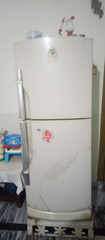 Pell Refrigerator 0