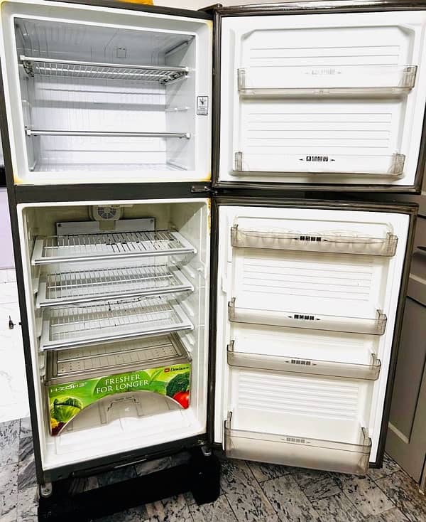 DAWLANCE FRIDGE FOR SALE with stand and stabilizer 2