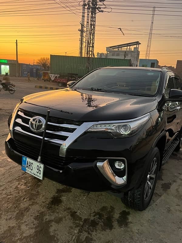 Toyota Fortuner V 2018 0