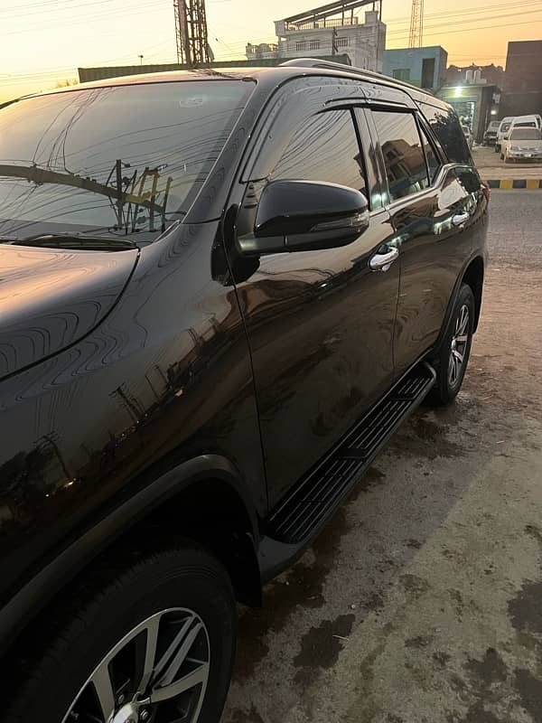 Toyota Fortuner V 2018 1