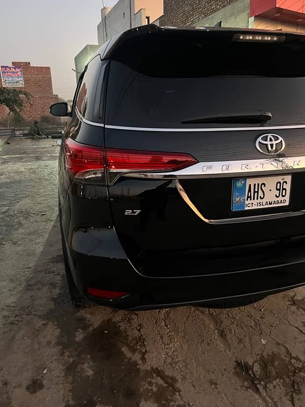 Toyota Fortuner V 2018 5