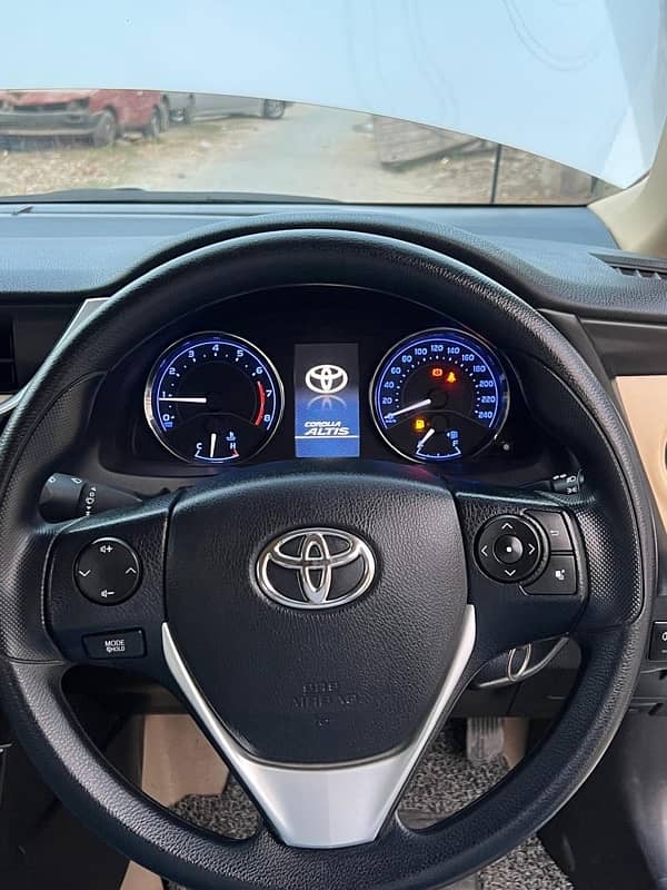 Toyota Corolla Altis 2018 10