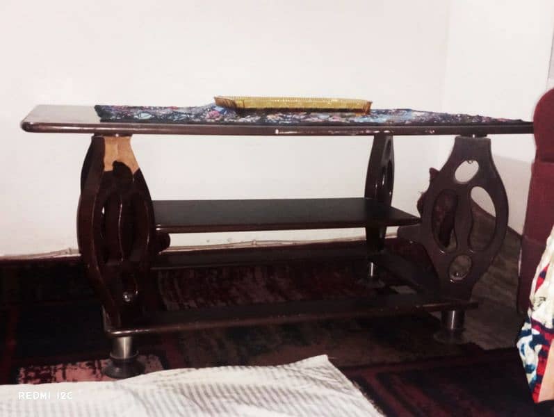 PREMIUM QUALITY CENTER TABLE FOR LOUNGE 1