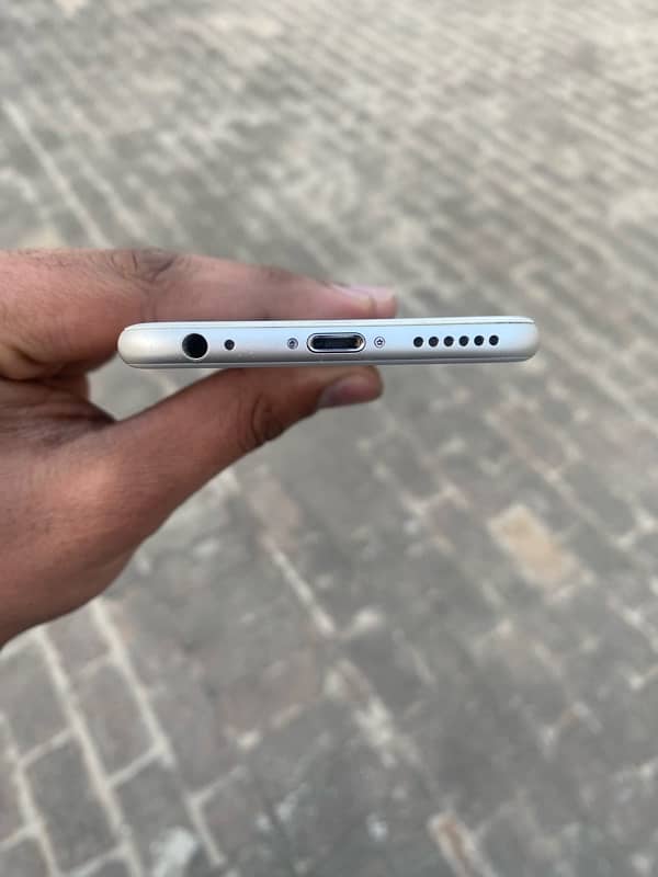 IPhone 6 lush condition Nonpta(16Gb) WhatsApp(03274117805) 9