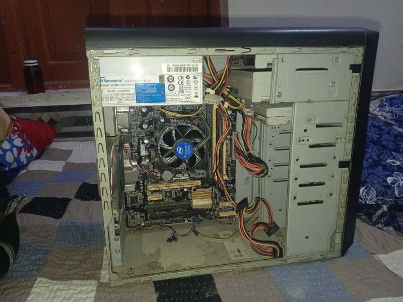 Gaming PC with complete setup ready to run 6