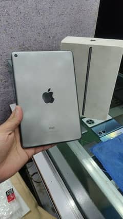 I pad mini 5 with box