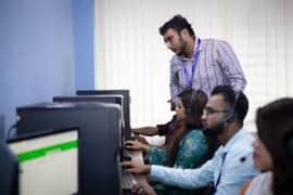 Males and females staffs required in call center