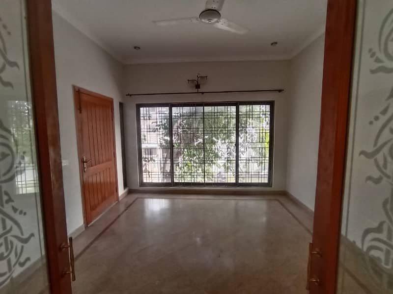 1 Kanal Separate Gate Upper Portion Is Available For Rent In Dha Phase 3 Near McDonalds Y Block 9