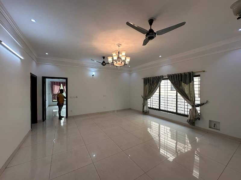 Gujranwala Cantt Face 2 16 Marla House For Sale 11