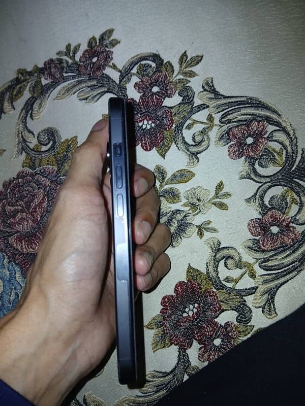 iPhone 15 Pro 128gb JV 5