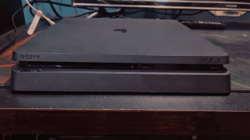 PlayStation 4 slim 500 GB 2