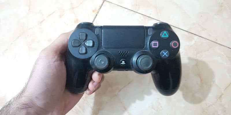 PS4 DVD with original PS4 original controller 9