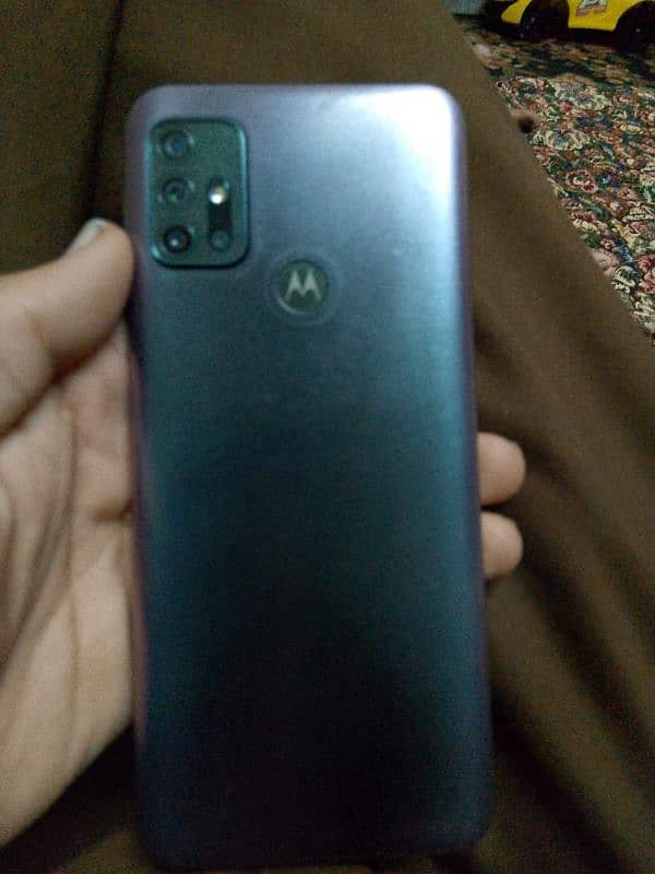 am selling my moto g30.4/128gb 2